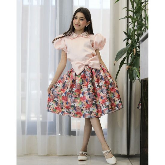 صورة طقم بناتي بلوزة بأكمام منفوشة وتنورة برسمة بيوت ملونة - M3823