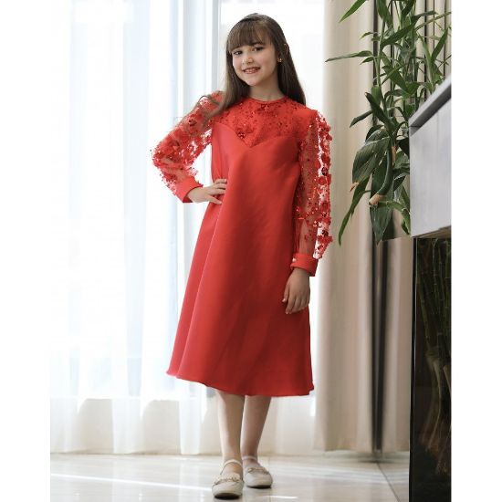 صورة فستان بناتي أحمر سادة بصدر وأكمام دانتيل ورود بارزة - M3826