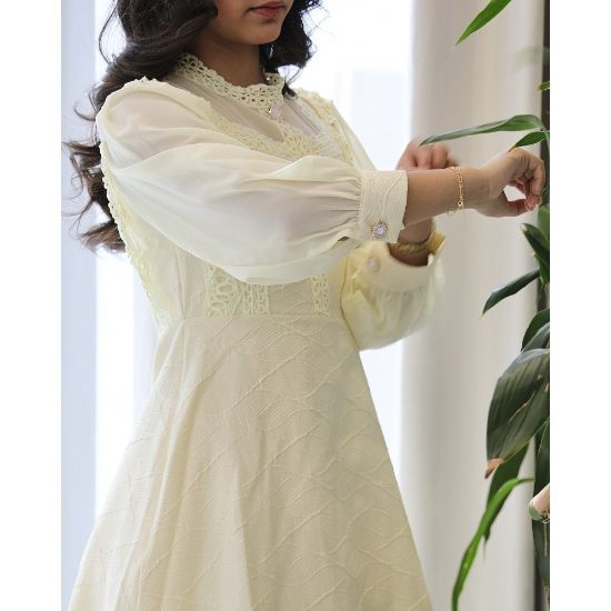 صورة فستان بناتي ليموني بنقوش وكلفة بيضاء وأكمام شفافة - kj2100