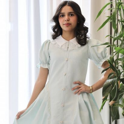 صورة فستان بناتي سماوي مرصع باللؤلؤ بياقة دلعة وكلفة راقية - 1223