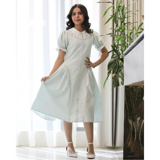 صورة فستان بناتي سماوي مرصع باللؤلؤ بياقة دلعة وكلفة راقية - 1223