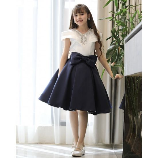 صورة طقم بناتي تيور كحلي بفيونكة خصر وبلوزة مرصعة باكسسوار - M3807