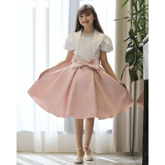 صورة طقم بناتي تيور لحمي بفيونكة خصر وبلوزة مرصعة باكسسوار - M3807