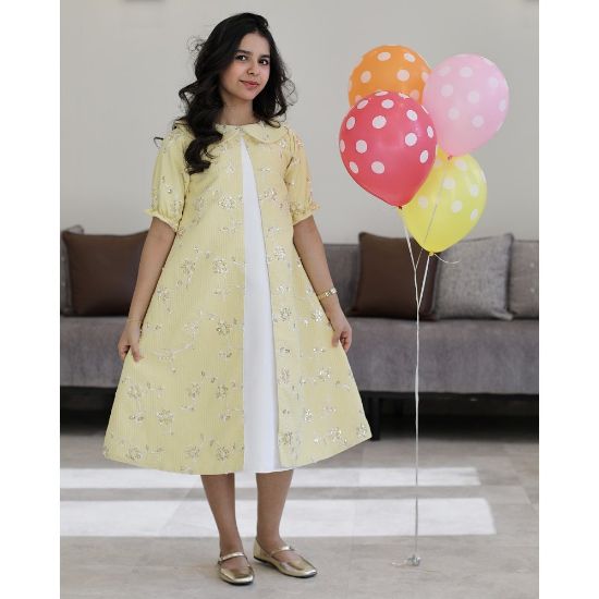 صورة طقم بناتي فستان أبيض وجاكيت مطرز أصفر | إطلالة العيد الفاخرة - 1192