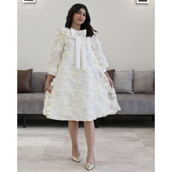 صورة فستان بناتي أوف وايت مطرز ورود بارزة بفيونكة رقبة ملكية - 1224