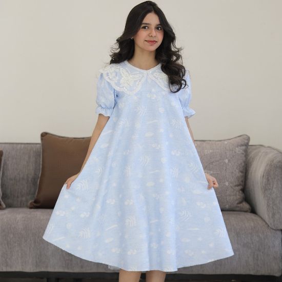 صورة فستان بناتي سماوي مطرز مشجر بياقة فراشة ملكية وقصة كلوش - 1219