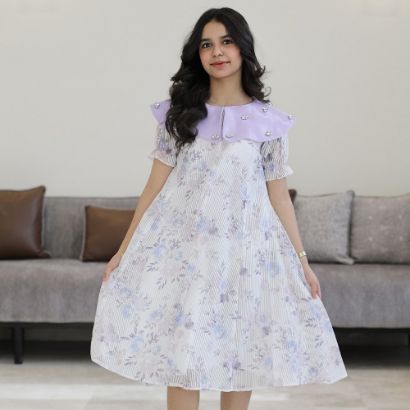 صورة فستان بناتي مشجر بنفسجي بياقة مرصعة بالإكسسوار اللامع - M3811