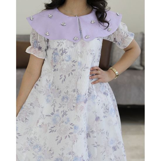 صورة فستان بناتي مشجر بنفسجي بياقة مرصعة بالإكسسوار اللامع - M3811