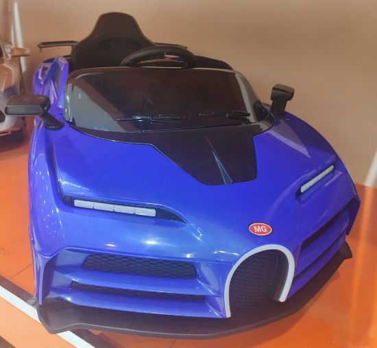 صورة سياره بوقاتي ماطورين