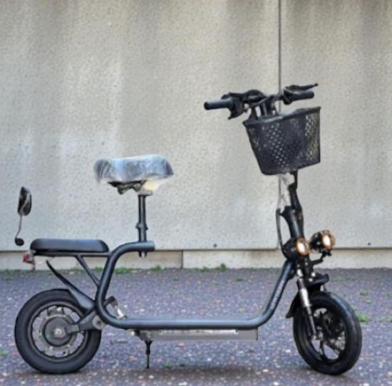 صورة سكوتر 48V بسلة مع كشافيين حجم كبير