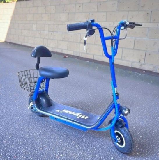 صورة سكوتر ذكي صغير بسلة خلفية 36 فولت