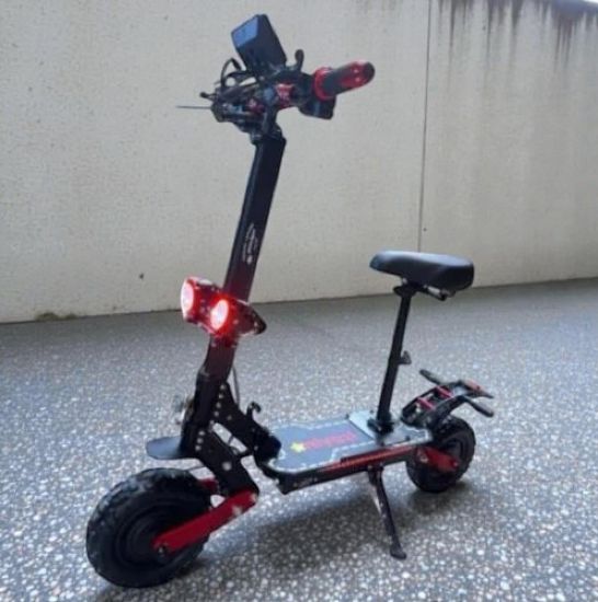 صورة سكوتر الوحش بمحركين بقوة 3000 واط 48 فولت