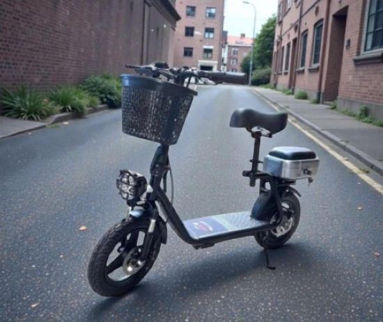 صورة سكوتر بسلة أمامية مع محفظة مقاس 14 بـ 48 فولت