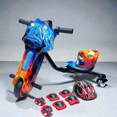 صورة سكوتر درفت صغير مميز بطبعات ناري 36 فولت بثلاث عجلات