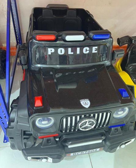 صورة جيب مرسيدس شرطة كبير