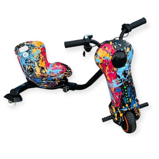 صورة سكوتر درفت صغير بطبعات ملونة مختلفة 36 فولت بثلاث عجلات