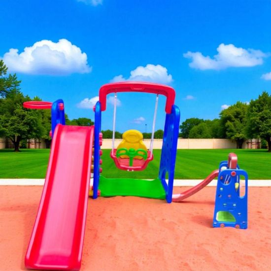 صورة مجموعة ألعاب للأطفال (منزلق ومرجيحة)