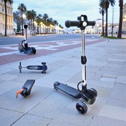 صورة سكوتر أطفال ثلاثي العجلات قابل للتعديل كهربائي