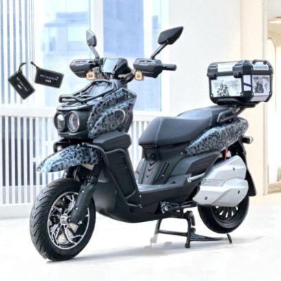 صورة دباب كهربائي للمغامرات مع صندوق خلفي 72 فولت