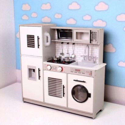 صورة مطبخ ألعاب تفاعلي للأطفال مع أدوات كاملة