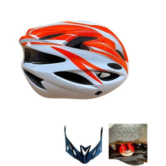 صورة خوذة دراجات هوائية رياضية مع ضوء خلفي