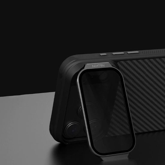 صورة غطاء نيلكين لآيفون 17 برو ماكس | حماية كاميرا متحركة مع حامل مدمج ودعم MagSafe