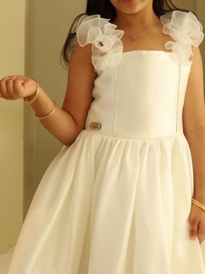 صورة فستان سهره كلاسيكي راقي لحمي