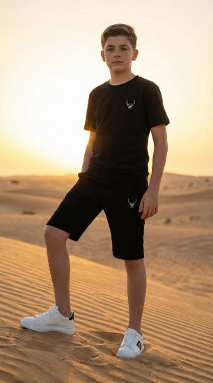 صورة طقم "كلاسيك براون" الصيفي للأولاد