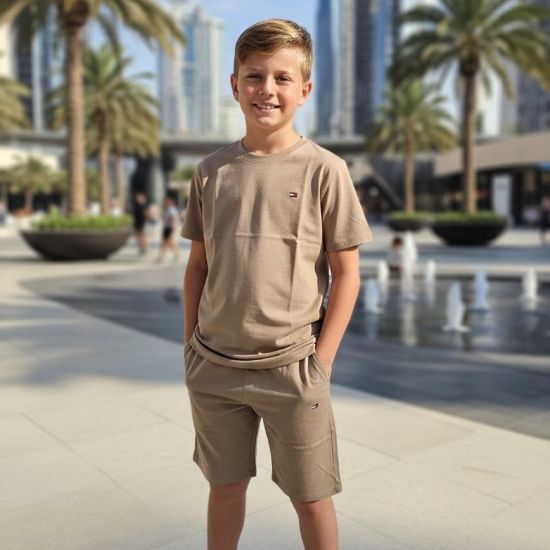 صورة طقم "كلاسيك كومفورت" الصيفي للفتيان