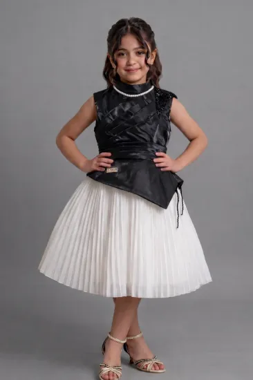 صورة فستان بناتي سكري وأسود بكسرات ملكية S01313