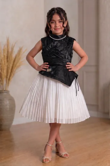 صورة فستان بناتي سكري وأسود بكسرات ملكية S01313