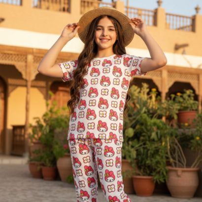 صورة طقم "زهور الربيع" - بيج منقّش