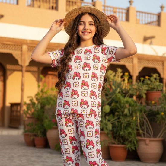 صورة طقم "زهور الربيع" - بيج منقّش